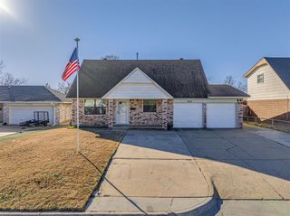 1040 SW 2nd Street, Moore, OK 73160