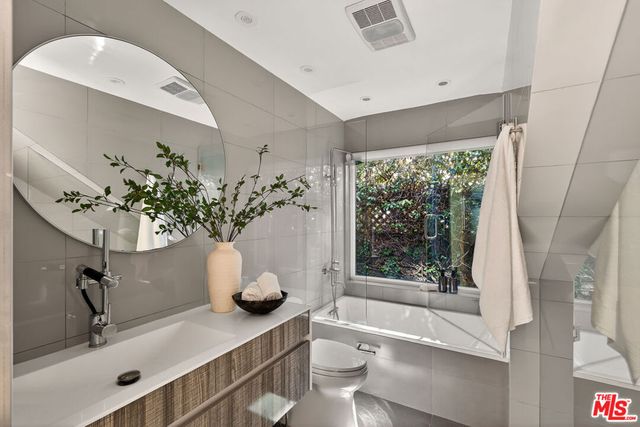 2409 Wilson Avenue, Venice, CA 90291