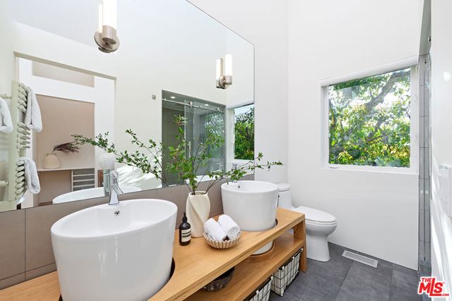 2409 Wilson Avenue, Venice, CA 90291