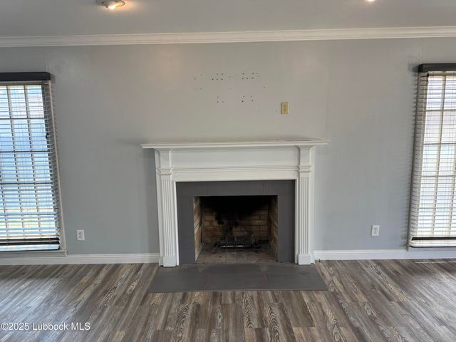 1404 W 7th Street, Plainview, TX 79072