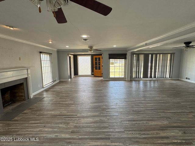 1404 W 7th Street, Plainview, TX 79072