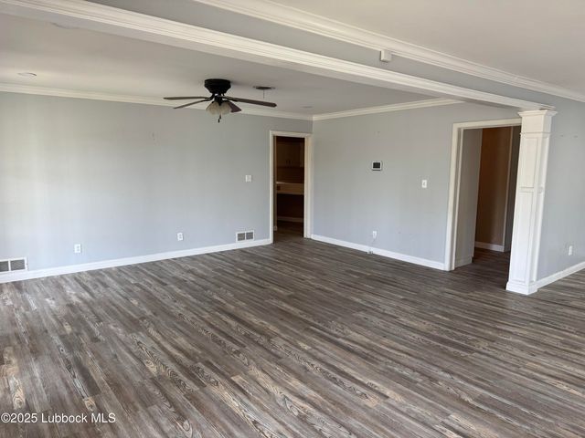 1404 W 7th Street, Plainview, TX 79072