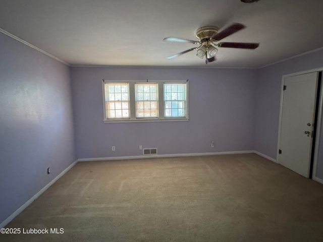 1404 W 7th Street, Plainview, TX 79072