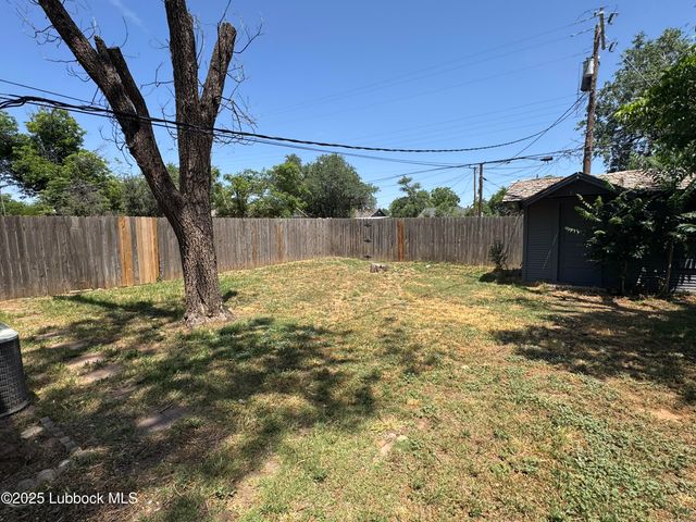 1404 W 7th Street, Plainview, TX 79072