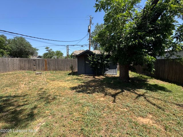1404 W 7th Street, Plainview, TX 79072