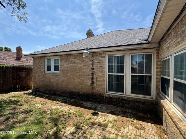 1404 W 7th Street, Plainview, TX 79072