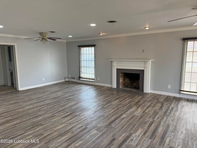 1404 W 7th Street, Plainview, TX 79072