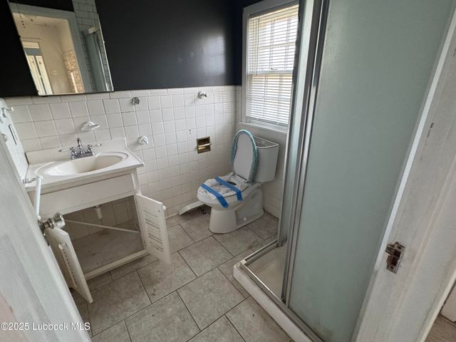 1404 W 7th Street, Plainview, TX 79072