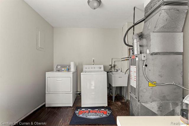 27423 Groveland Street, Madison Heights, MI 48071