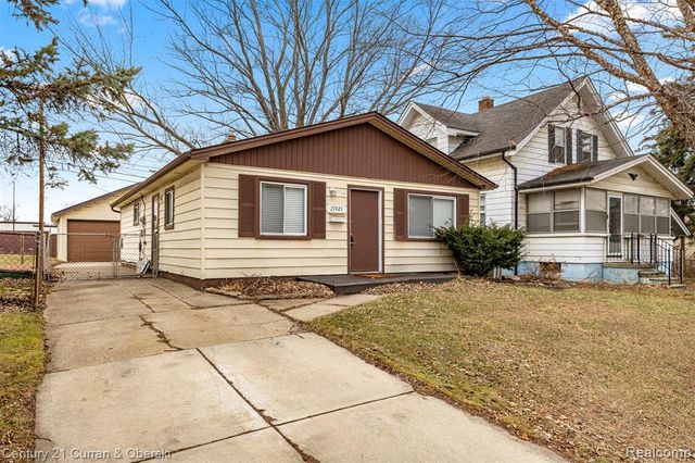 27423 Groveland Street, Madison Heights, MI 48071