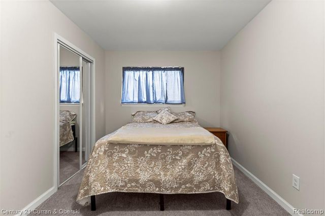 27423 Groveland Street, Madison Heights, MI 48071