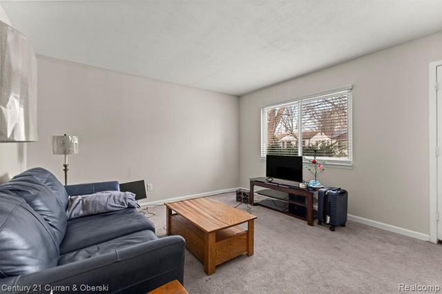 27423 Groveland Street, Madison Heights, MI 48071