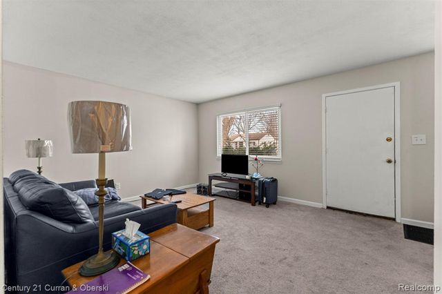 27423 Groveland Street, Madison Heights, MI 48071