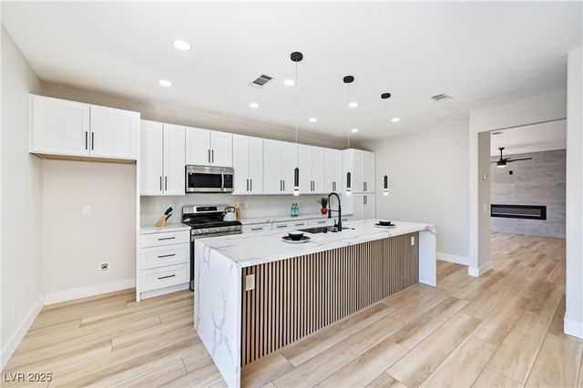 1312 Pacific Terrace Drive, Las Vegas, NV 89128