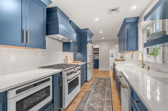 52 Calef Ave, Swansea, MA 02777