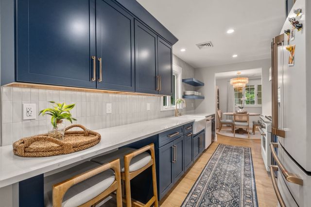 52 Calef Ave, Swansea, MA 02777