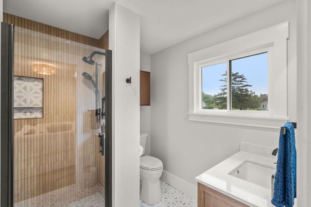 52 Calef Ave, Swansea, MA 02777