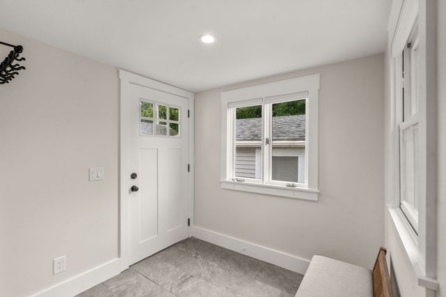 52 Calef Ave, Swansea, MA 02777