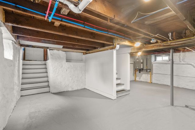 52 Calef Ave, Swansea, MA 02777