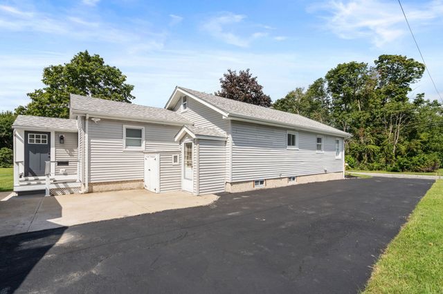 52 Calef Ave, Swansea, MA 02777
