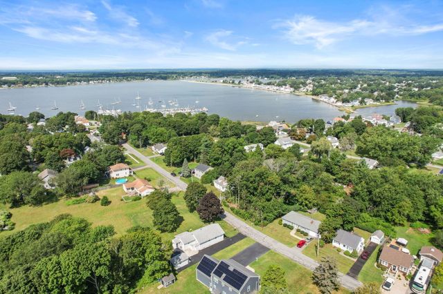 52 Calef Ave, Swansea, MA 02777