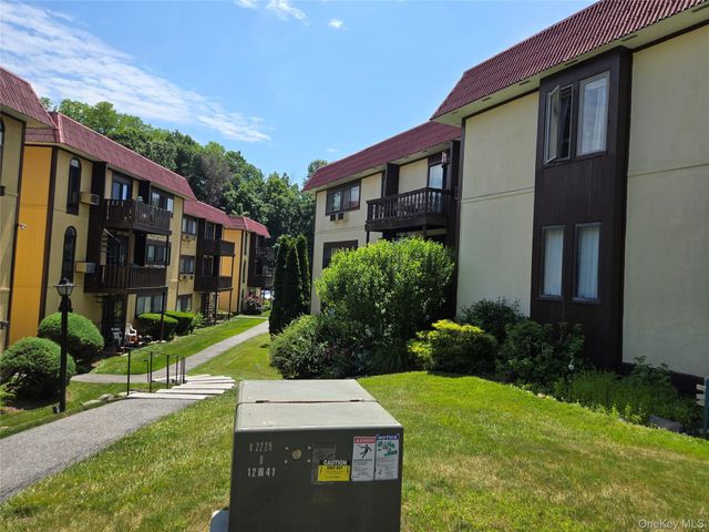 13 Granada Crescent 7, White Plains, NY 10603