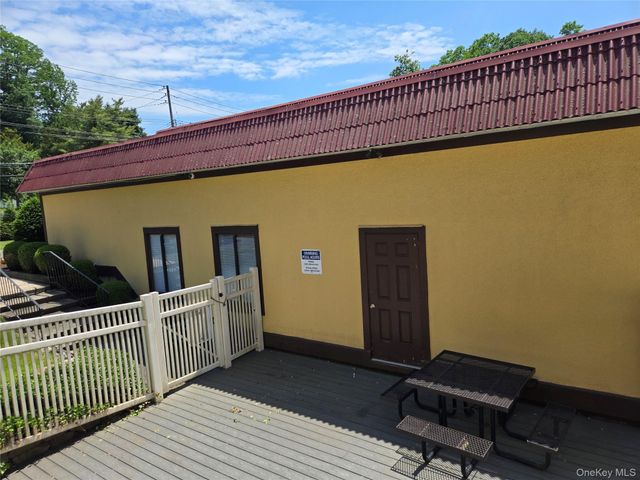 13 Granada Crescent 7, White Plains, NY 10603