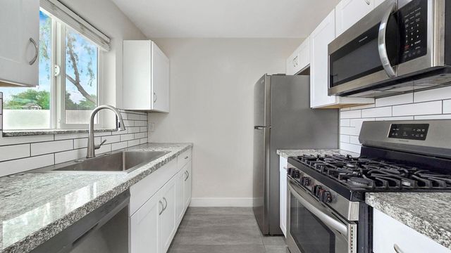 1216 E Desert Park Lane, Phoenix, AZ 85020