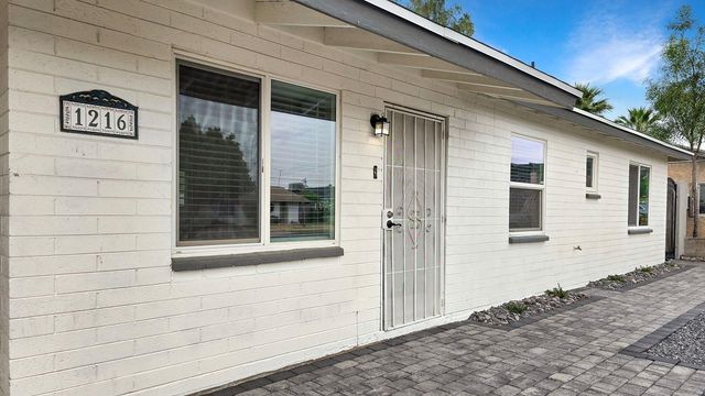 1216 E Desert Park Lane, Phoenix, AZ 85020