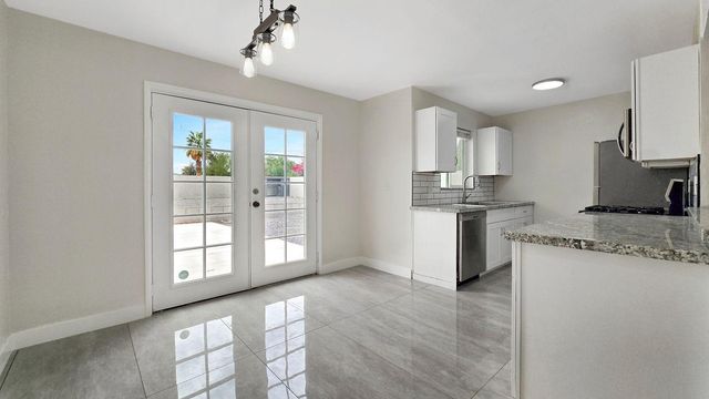 1216 E Desert Park Lane, Phoenix, AZ 85020