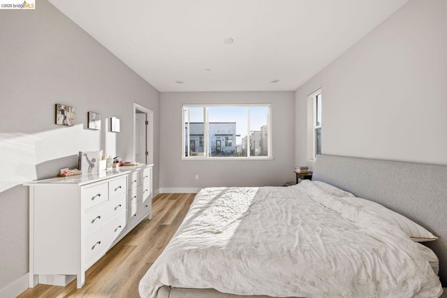 2825 Crusader ST, Alameda, CA 94501