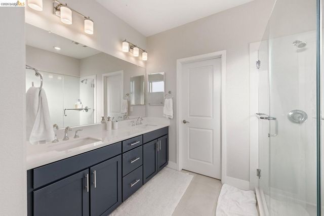 2825 Crusader ST, Alameda, CA 94501
