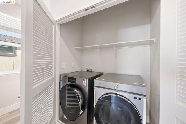 2825 Crusader ST, Alameda, CA 94501