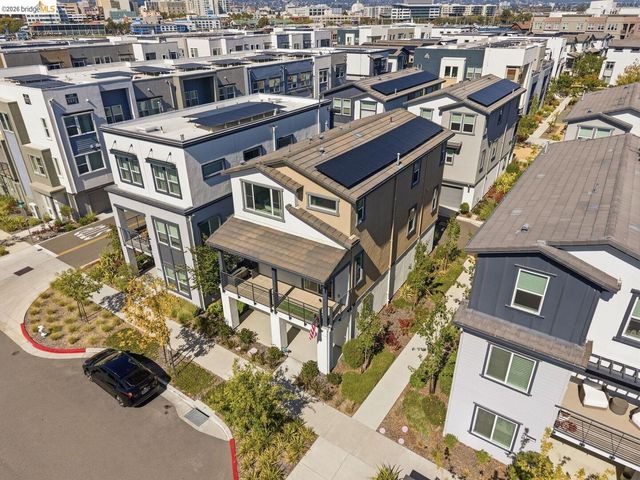 2825 Crusader ST, Alameda, CA 94501