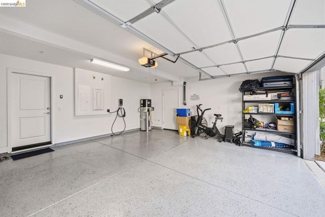 2825 Crusader ST, Alameda, CA 94501