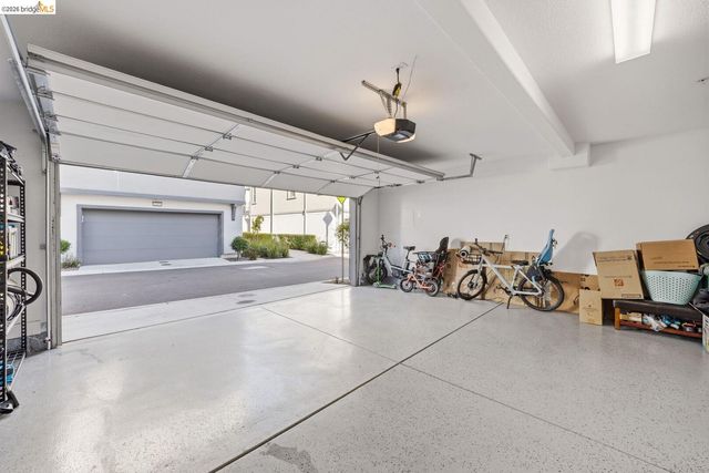 2825 Crusader ST, Alameda, CA 94501