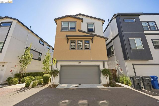 2825 Crusader ST, Alameda, CA 94501