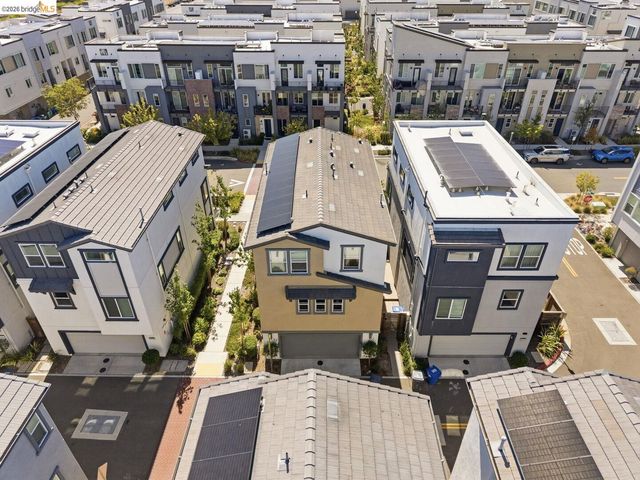 2825 Crusader ST, Alameda, CA 94501