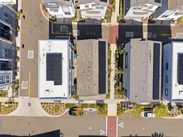 2825 Crusader ST, Alameda, CA 94501