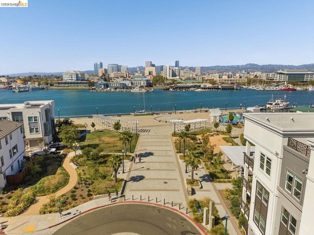 2825 Crusader ST, Alameda, CA 94501