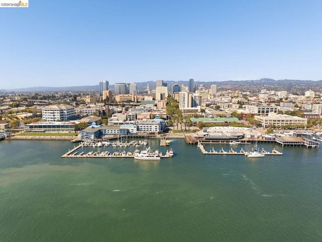 2825 Crusader ST, Alameda, CA 94501