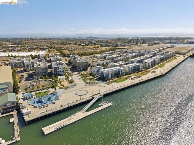 2825 Crusader ST, Alameda, CA 94501