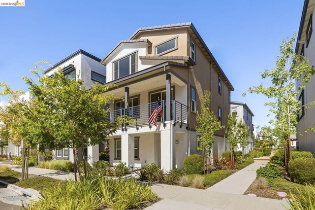 2825 Crusader ST, Alameda, CA 94501