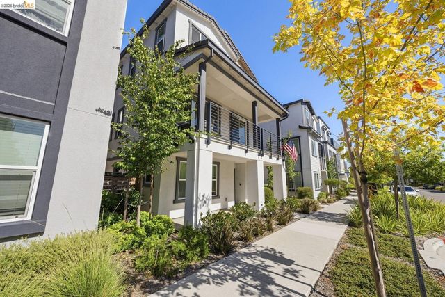 2825 Crusader ST, Alameda, CA 94501