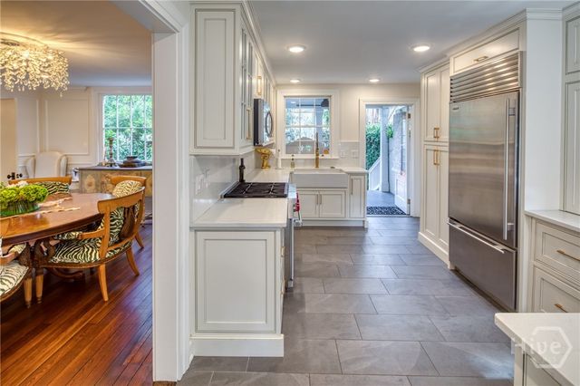 214 E Liberty Street, Savannah, GA 31401