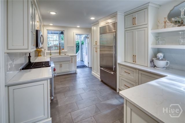 214 E Liberty Street, Savannah, GA 31401