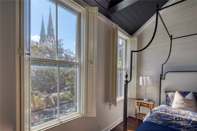 214 E Liberty Street, Savannah, GA 31401