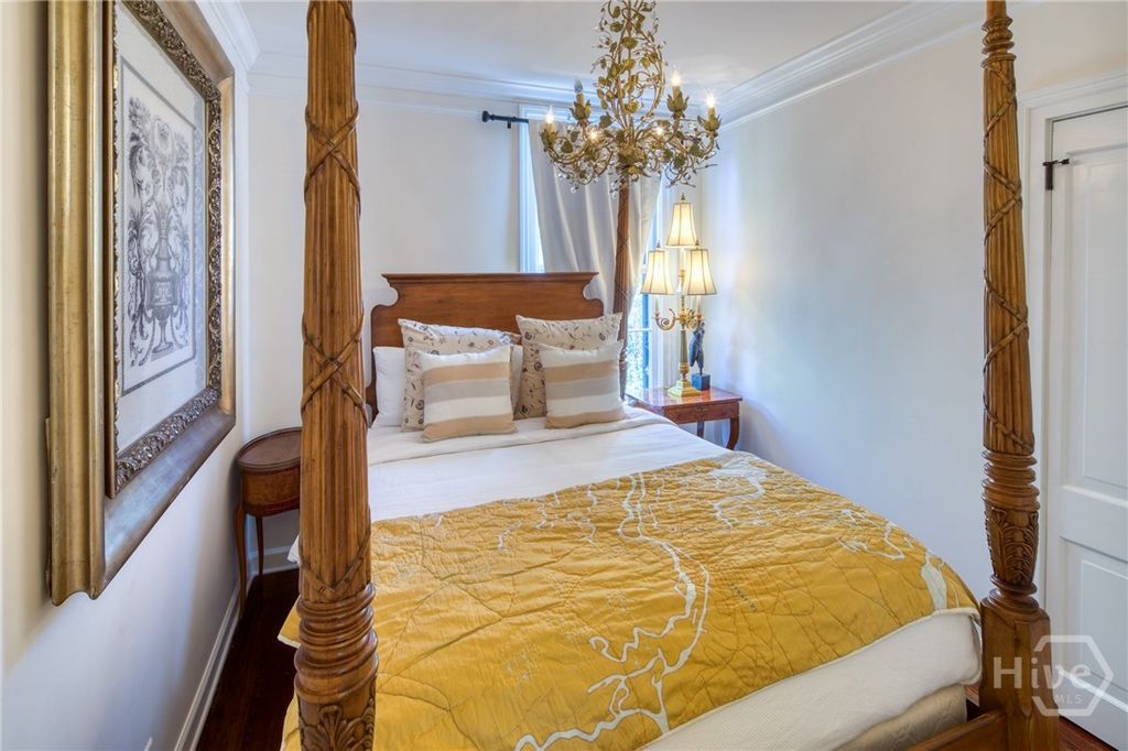 Image 28 of property listing at 214 E Liberty Street, Savannah, GA 31401