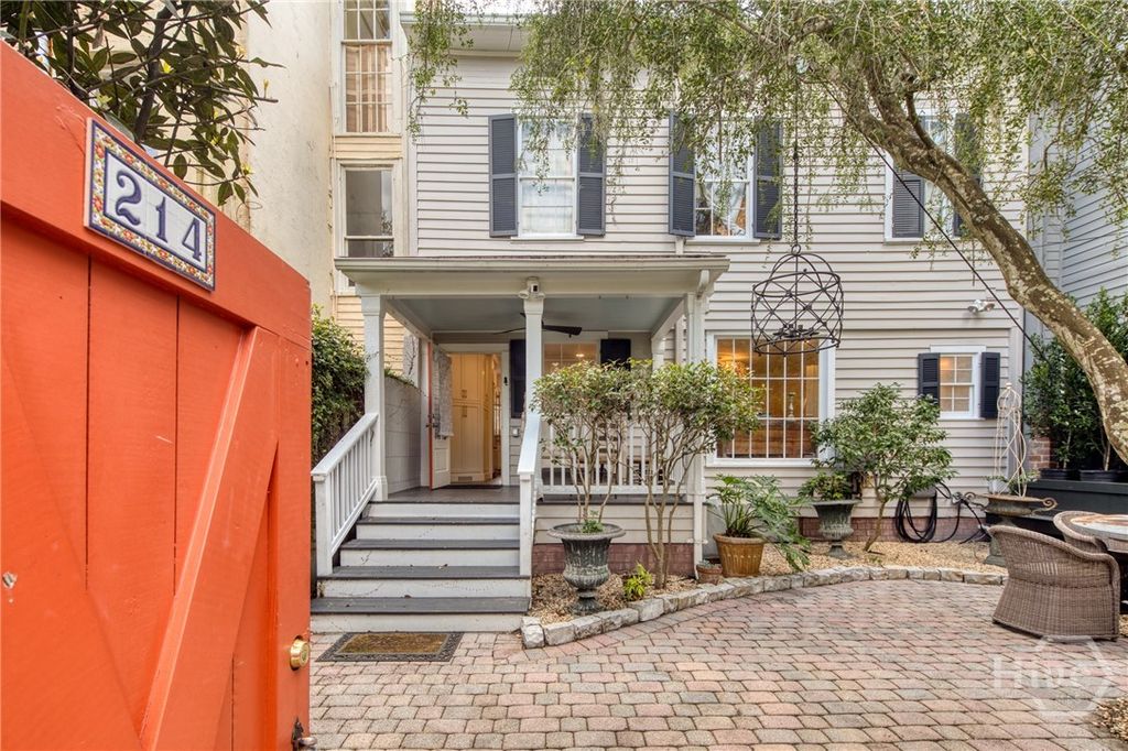 Image 35 of property listing at 214 E Liberty Street, Savannah, GA 31401