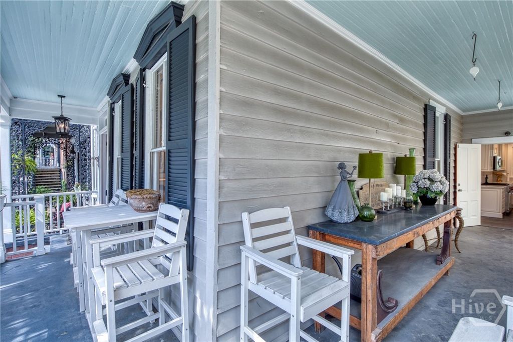 Image 37 of property listing at 214 E Liberty Street, Savannah, GA 31401